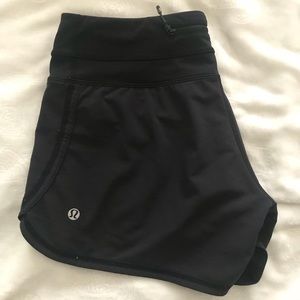 black lululemon shorts